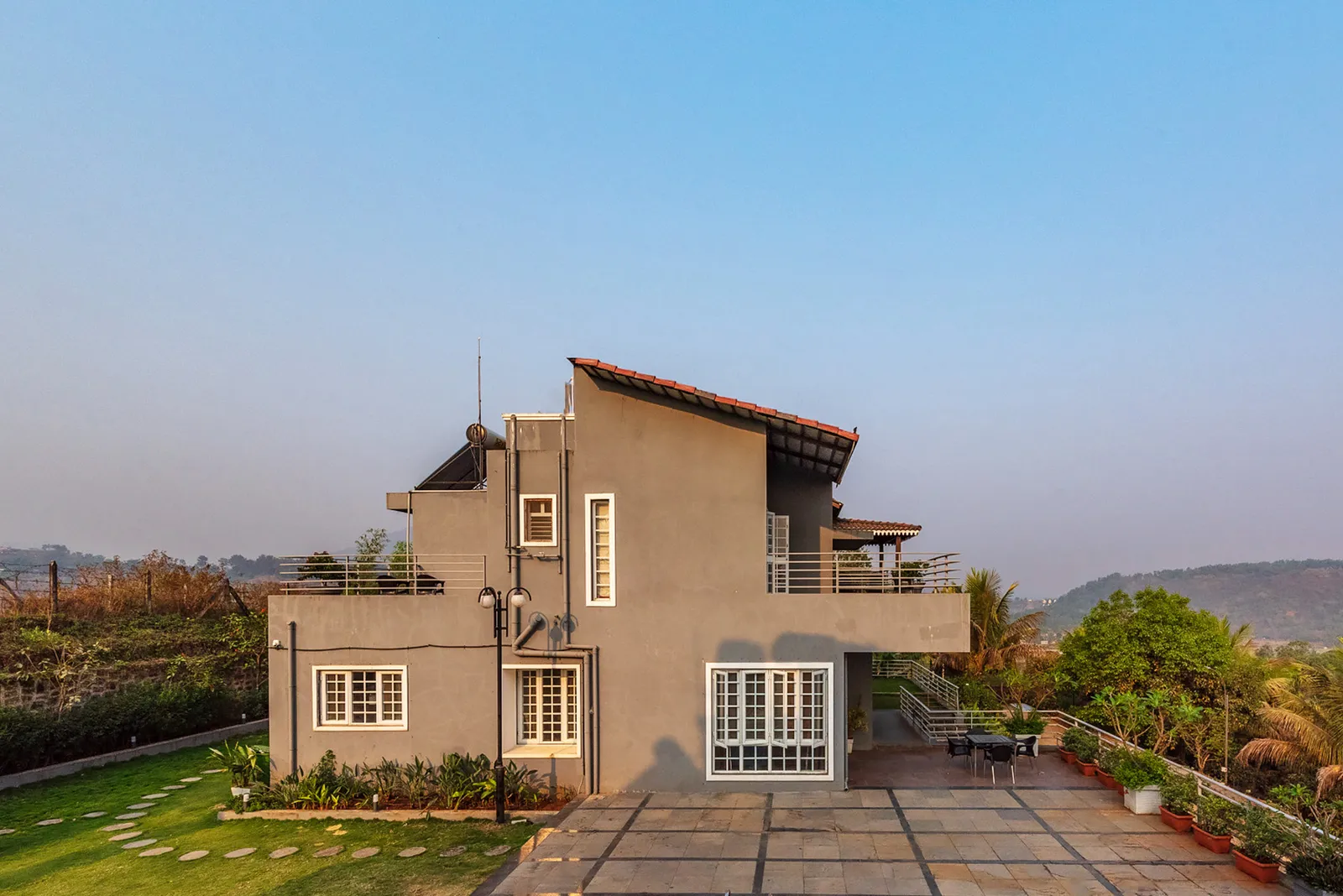 Greystone Villa in Mulshi — photo 1