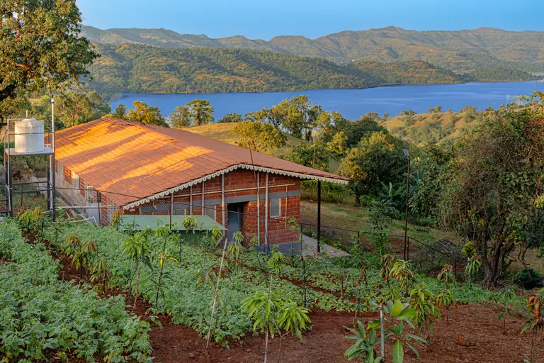Cover Photo — Birdsong Cottage Cover Photo of Birdsong Cottage in Velhe