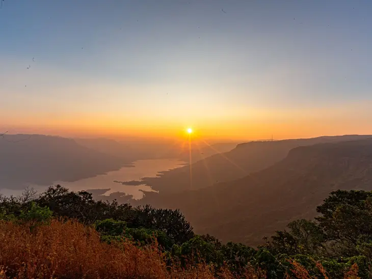 Evergreen Cascade Evergreen Cascade in Mahabaleshwar — photo 1